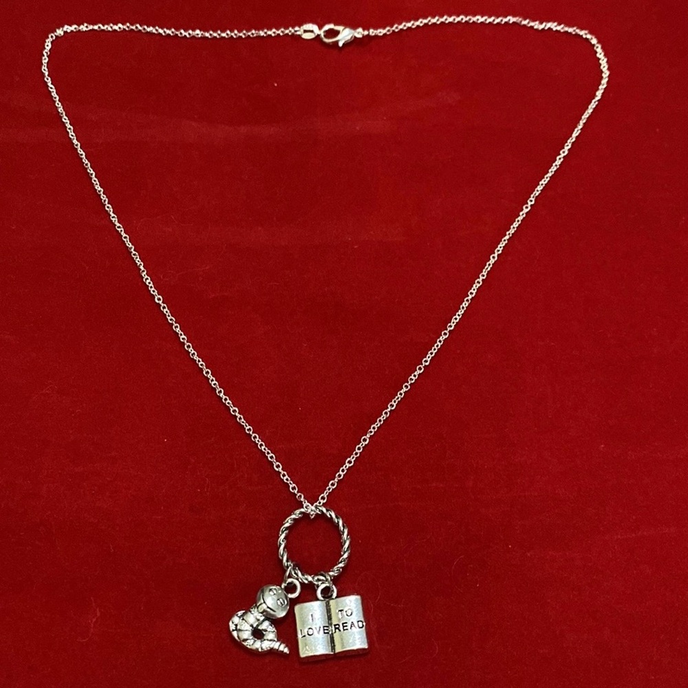 Book Worm Charm Necklace I Love To Read - Picture 3 of 6